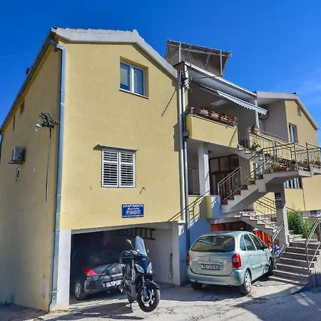 Marieta Apartment *
