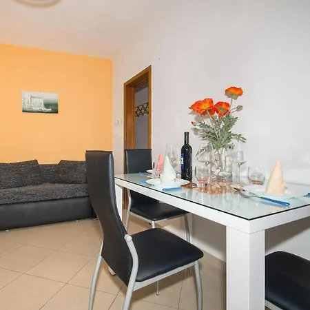 Marieta Apartment *